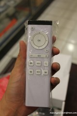 Remote bersensor mirip remotenya Nintendo Wii