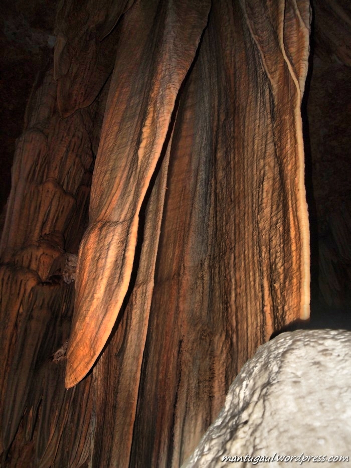 Ini dia stalaktit di dalam Goa Gong yang menciptakan suara GONGGGG :)